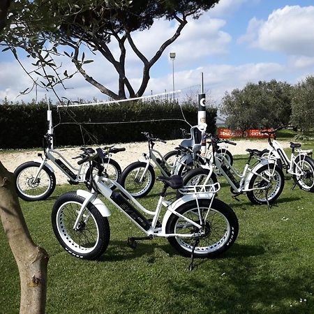 Bici Grill Decimo Miglio Aeroporto Ciampino Francigena Country House 외부 사진